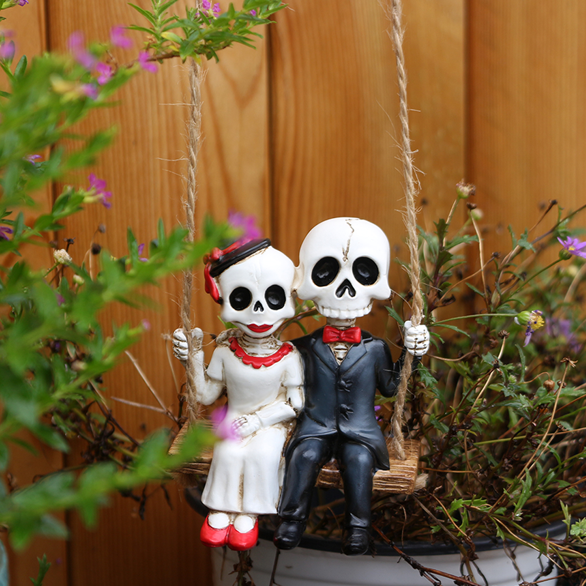 Resin Skeleton Couple Swing St - đánh giá và giá Bonsai Garden Gift